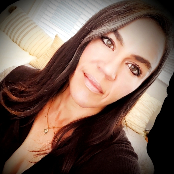 Meet your Posher, Rachel - Picture 1 of 1